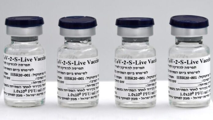Report: Vaccines helping curb infections, admissions among older people in Israel
