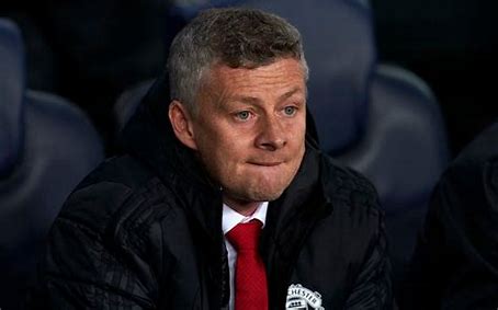 Manchester United fans call for manager Solskjaer’s head after loss to Young Boys in Bern