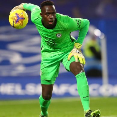 Chelsea keeper Mendy blasts media for using his picture in stories about ostracised Man City defender