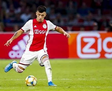 Determined Arsenal plot to raid Ajax again for Argentine defender Martinez after initial $30 million is rejected