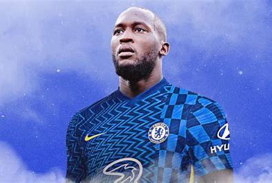 Chelsea manager and new manager headed for clash over club top striker Lukaku return to Italy