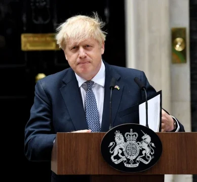 ‘Shell-shocked’ British PM resigns, but hanging around to ‘wait’ for successor as new frontrunner emerges