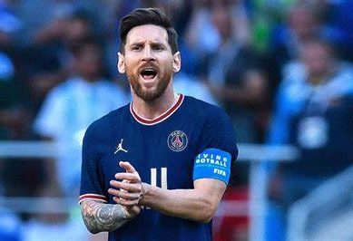 Red Devils legend: You’ll never see Lionel Messi fuss at PSG like Cristiano Ronaldo at Man United