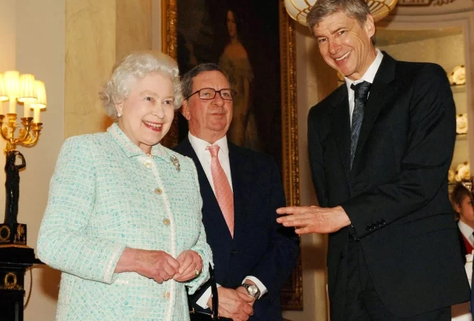 How Queen Elizabeth II, an ardent Arsenal fan, endured a 22-year trophy drought to her death