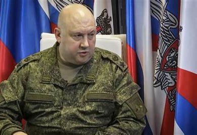 Russian army pulls out of Kherson as defence minister admits inability to resist Ukrainian firepower