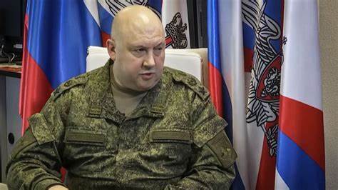 Russian army pulls out of Kherson as defence minister admits inability to resist Ukrainian firepower