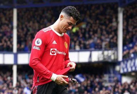 Rattled by Ronaldo’s dim view of Man United owners, Glazers cave in to pressure to sell club
