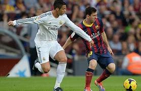 Embattled Man United ace Ronaldo praises Argentine star Messi, stirs talk of joining PSG