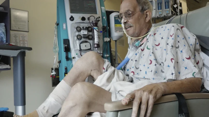 Month after a pig heart transplant, man works to regain strength with no rejection so far