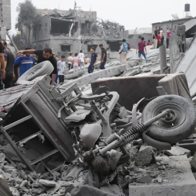 Israeli airstrikes kill over 8,000 in Gaza; thousands break into food warehouses