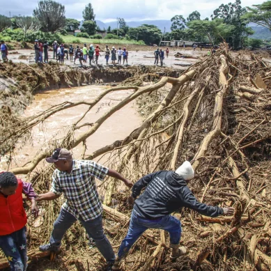 Kenyans in flood-prone areas ordered to evacuate or be ejected by force as death toll rises