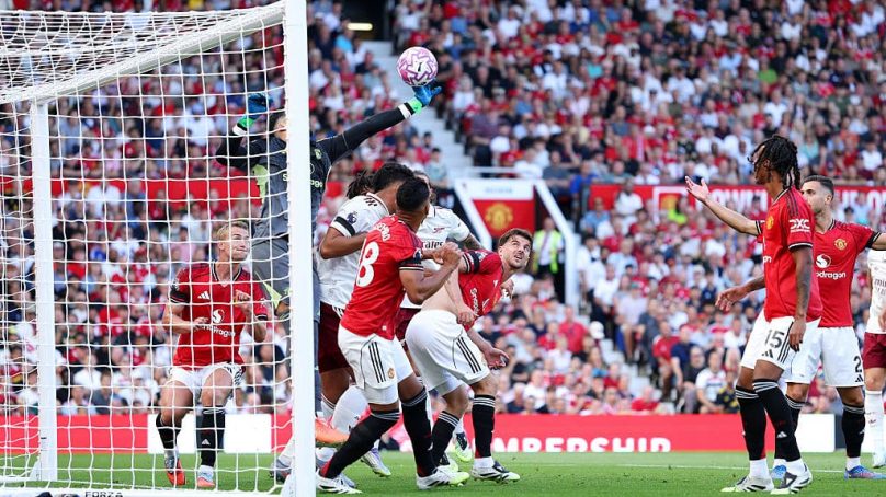 Corner-kick masters Arsenal have new trick; it worked for them against hapless Man United goalkeeper in their season opener