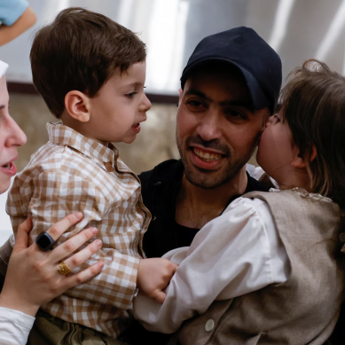 Freed Palestinians prisoners, some in Israeli jails for 20 years, arrive home in Gaza under ceasefire deal