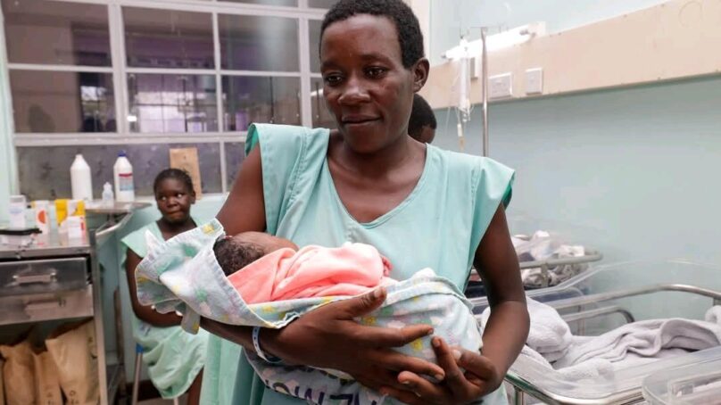 Jaramogi Teaching and Referral Hospital in Kisumu delivers baby who developed outside uterus inside mother’s abdominal cavity