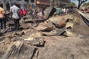 Fire linked to electric fault destroys property of unknown value in Kisumu CBD stalls