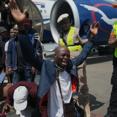 First batch Nigerians airlifted from South Africa after xenophobic attacks arrives home