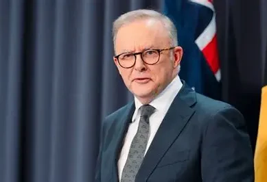 Australian government to double fines for breaches of under-16 social media ban
