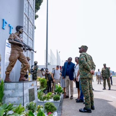 Uganda’s military chief Muhoozi Kainerugaba unveils statue of Netanyahu’s brother killed in 1976 Entebbe hostage rescue